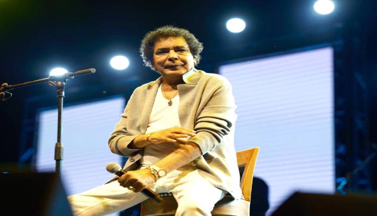 طبيب محمد منير يكشف تفاصيل حالته الصحية بعد وعكته الأخيرة