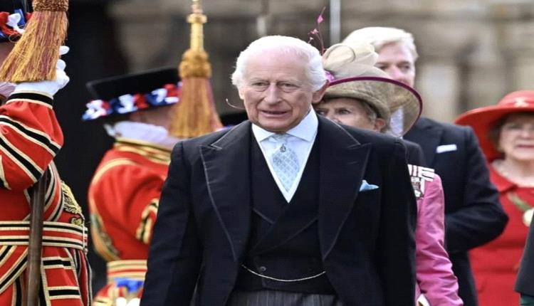 الملك تشارلز يخرق التقاليد الملكية ويثير جدلاً واسعاً في نهاية 2025!