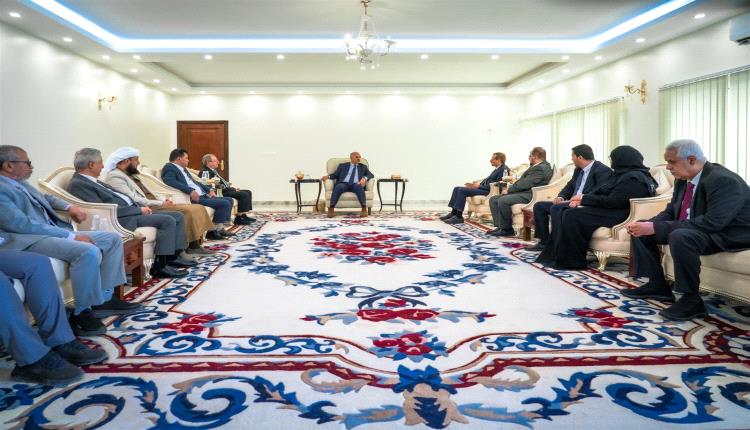 الرئيس الزُبيدي يطّلع على سير العمل في المحاكم والنيابات والتحديات التي تواجهها