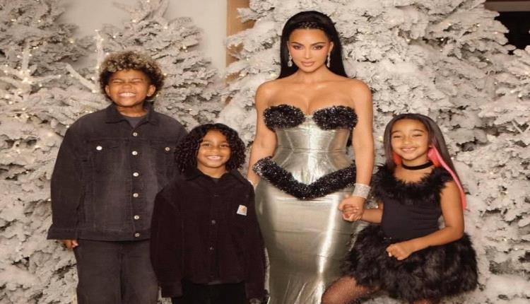 هدايا عيد الميلاد تضع كيم كارداشيان في ورطة غير متوقعة