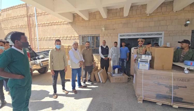 السلطة المحلية بالضالع تقدم دعمًا للمستشفى المركزي العام