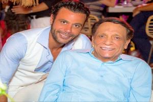 فيديو: محمد عادل إمام يطمئن محبيه عن حالة والده الصحية
