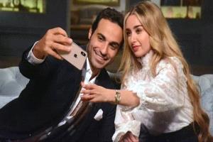 لماذا انتهت قصة أحمد فهمي وهنا الزاهد؟ الفنان يوضح ويوجّه رسالة للجمهور (فيديو)