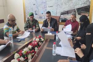 مدير عام المنصورة يناقش أداء مكتب الأشغال العامة للفترة الماضية ويكرم لجنة مجلس الأباء