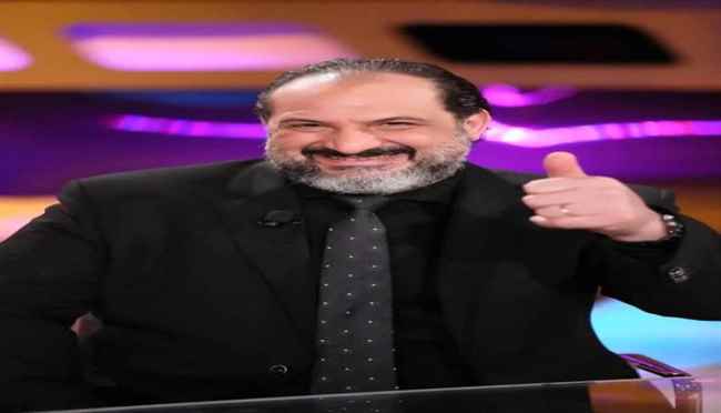 الفنان خالد الصاوي يمازح الجمهور في العرض الخاص لـ"الدشاش" -
