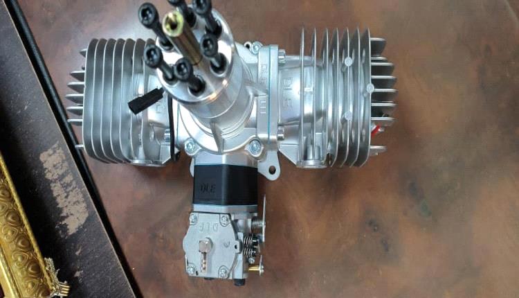 بالصور .. جمارك المنطقة الحرة تضبط محركات طيران مسير واجهزة اتصال لاسلكي