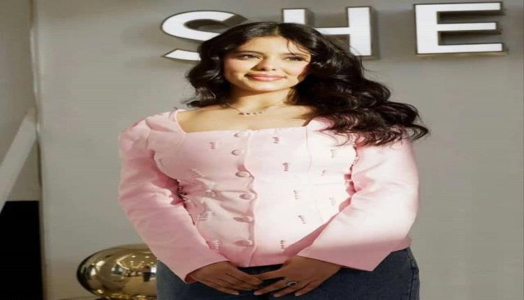 الفنانة الشابة العنود عبد الحكيم تبكي متأثرة بعد حصولها على جائزة في Joy Awards