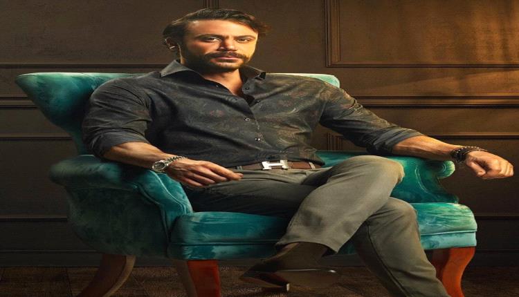 الفنان محمد إمام يشعل مواقع التواصل برسالته للمطرب عمرو دياب