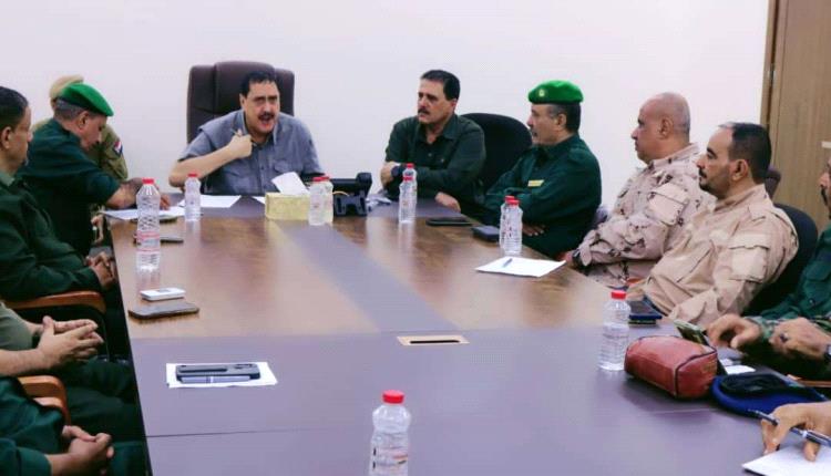 اللواء الشعيبي يترأس اجتماعاً أمنياً لمناقشة جهود تعزيز أداء مراكز الشرطة بالعاصمة عدن