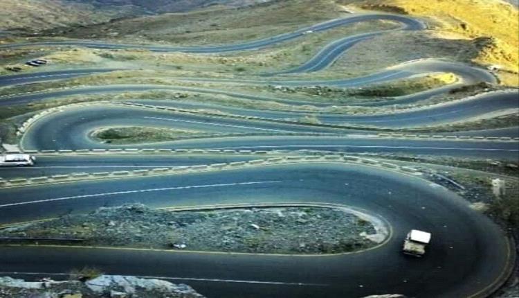 فتح طريق عقبة ثره يحتاج إلى وقت وحذر