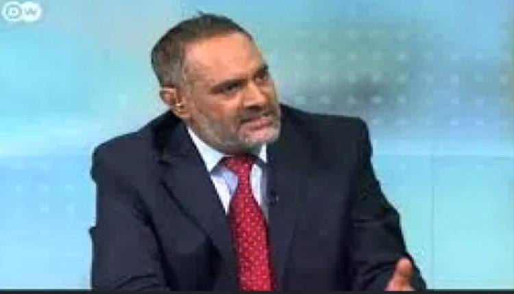 سياسي مقرب من الحوثيين يتهم الجماعة بفرض التشيع وإلغاء التنوع المذهبي في اليمن