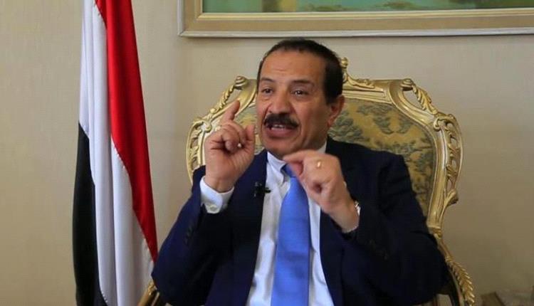 تفاصيل جديدة عن احتجاز وزير خارجية الحوثي السابق في مطار عدن