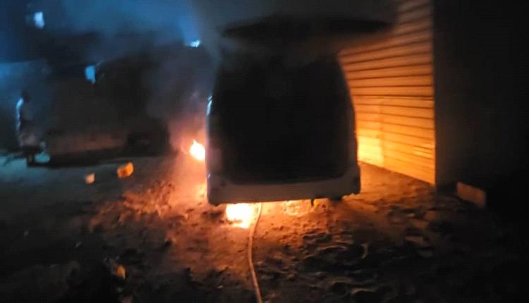 في عمل جبان وإرهابي.. إحراق سيارة الإعلامي عادل الحنشي أمام منزله