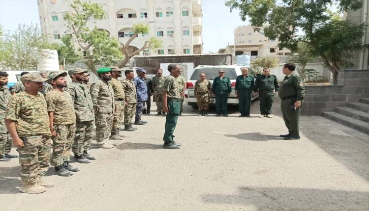 حملة تفتيش مفاجئة لتعزيز الأداء الأمني في أقسام شرط العاصمة عدن.