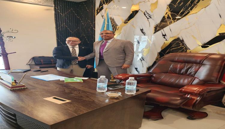 السفير الصومالي بعدن يناقش مع رئيس المفوضية السامية برنامج العودة الطوعية للاجئين الصوماليين