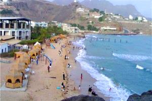 وفاة الشيخ صالح اليافعي إمام وخطيب مسجد الرحمة بالبريقة في حادث مروري أليم