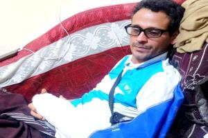 ناشط موالٍ للحوثيين يتعرض لاعتداء وحشي في صنعاء .. تعرف على السبب!
