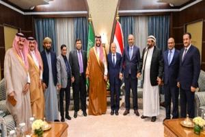 رئيس توافقي بدعم سعودي غربي .. الكشف عن تفاصيل صفقة إنقاذ كبرى لإعادة هندسة المشهد اليمني
