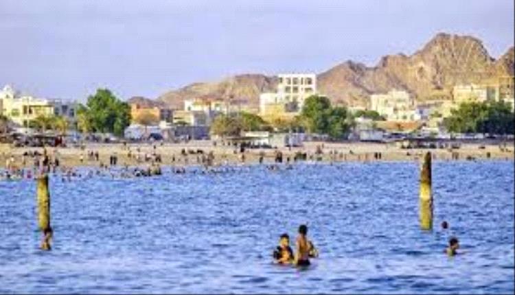 العثور على قارب مقلوب.. و4 صيادون ما زالوا في عداد المفقودين بعدن