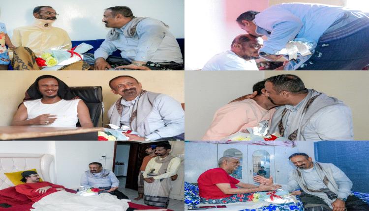 الوكيل النوبة يُنفّذ زيارات عيدية للجرحى المقعدين في منازلهم