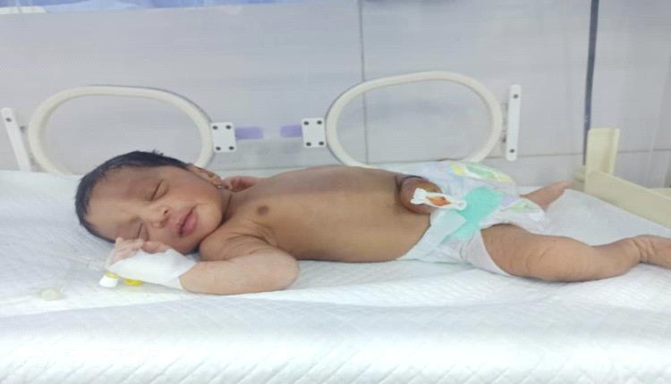 فاعل خير يتكفل بإجراء عملية جراحية للطفل “محمد التويم” بأبين