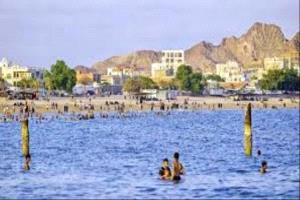 العثور على قارب مقلوب.. و4 صيادون ما زالوا في عداد المفقودين بعدن