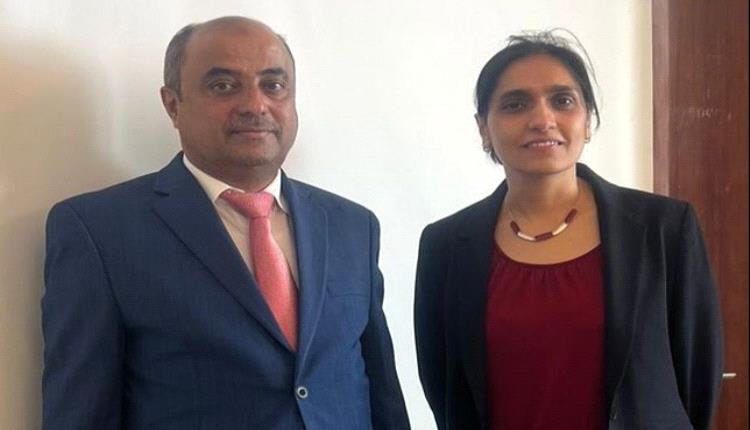 السفيرة البريطانية تصل عدن في أول زيارة رسمية لها