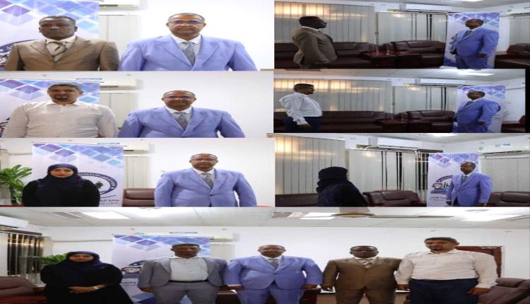 أمام الوزير الزعوري .. رئيس واعضاء لجنة التحكيم العمالية يؤدون اليمين  ويوجههم بسرعة البت في المنازعات