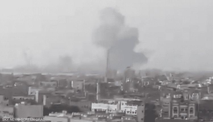 غارات إسرائيلية على موانئ رأس عيسى والحديدة والصليف