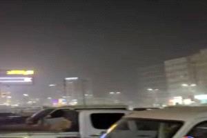 صحفي يحذر من تجاهل أسباب تصاعد الدخان في سماء عدن ويستبعد نشاطًا بركانيًا