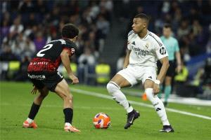 ريال مدريد يحقق فوزًا دراماتيكيًا على مايوركا بفضل هدفين في الوقت القاتل