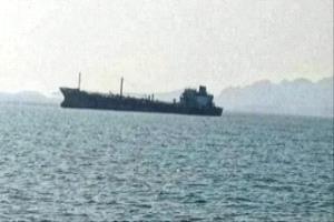سفينة محملة بوقود مخصص للكهرباء تحول وجهتها من عدن إلى المكلا .. لهذا السبب؟