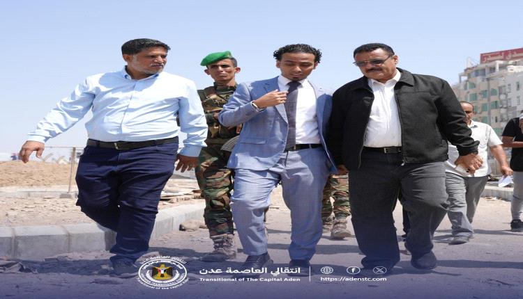 السقاف يزور مديرية المنصورة ويطّلع على المشاريع الخدمية والتنموية