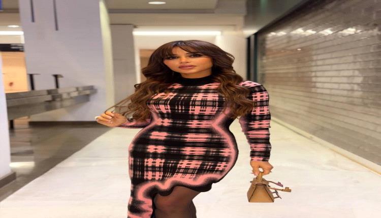 الفاشينيستا نهى نبيل تتقن فن الأناقة في إطلالتها الضيقة الجذابة