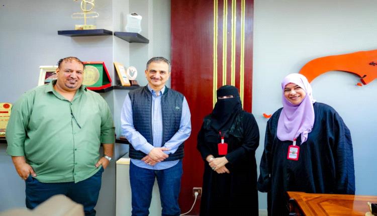 محافظ عدن يشيد بمشروع سوق النساء الشعبي كخطوة نحو تمكين المرأة اقتصاديا