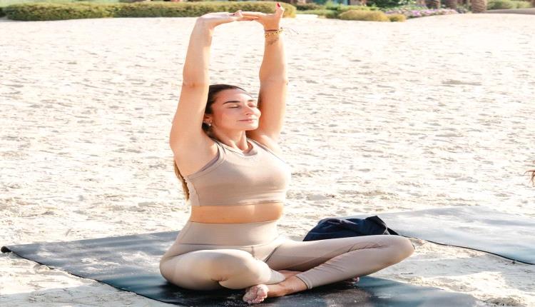 الأناقة والرشاقة في إطلالتين.. أمينة خليل تتألق بإطلالة رياضية لافتة