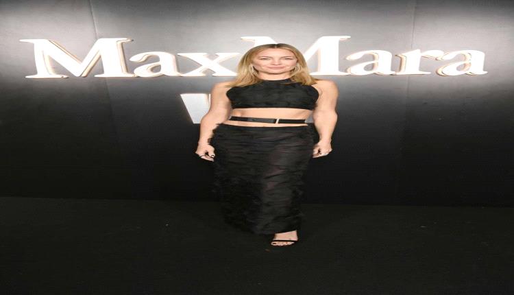 إطلالة ملفتة.. كيت هدسون تنشر الجرأة بتنورة وحزام حول الخصر المكشوف