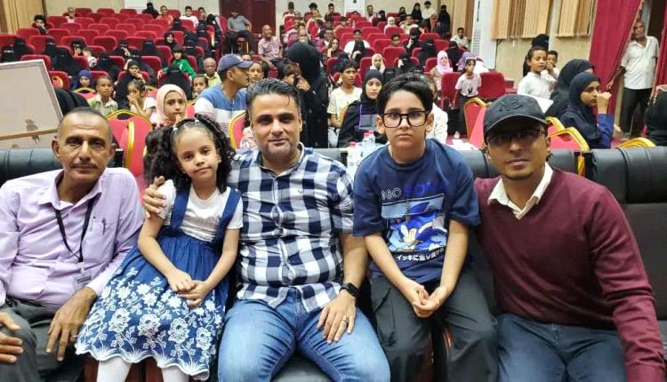 صلاح العاقل يشهد البروفات النهائية لإنطلاق مهرجان الطفل الموهوب بعدن