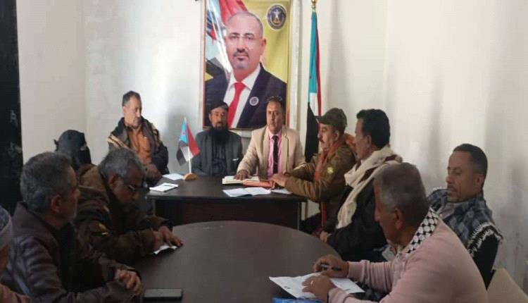 تنفيذية انتقالي لبعوس تستعرض تقرير الموارد المالية والمشاريع الاستثمارية بالمديرية