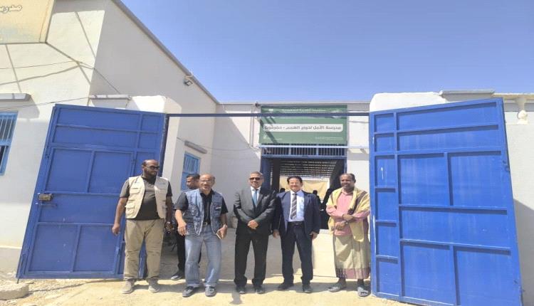 وفد وزارة التربية يتفقد مشروع الوجبة المطهية بالمطبخ المدرسي في مديرية تريم بحضرموت
