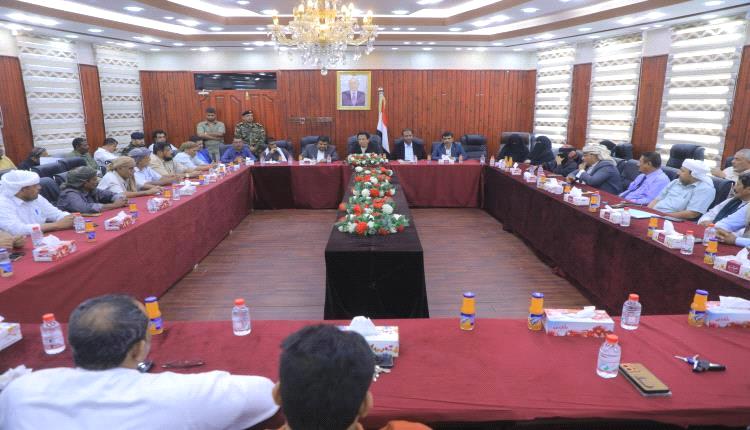 رسمياً .. السلطات المحلية بالمهرة تكشف موقفها من قرار توريد الإيرادات الى البنك المركزي في عدن