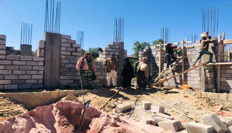 مدير عام الشعيب يتفقد سير العمل في مشروع بناء ثانوية الشهيد واعد للبنات بعاصمة المديرية