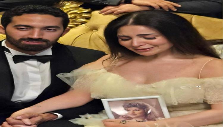 لحظات مؤثرة في عقد قران مي عز الدين... دموع وسط فرحة الزفاف (صور)