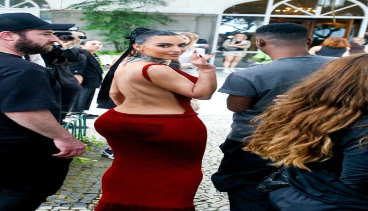 إطلالة مبهرة.. كيم كارداشيان تتألق بالظهر المكشوف في حفل برازيلي