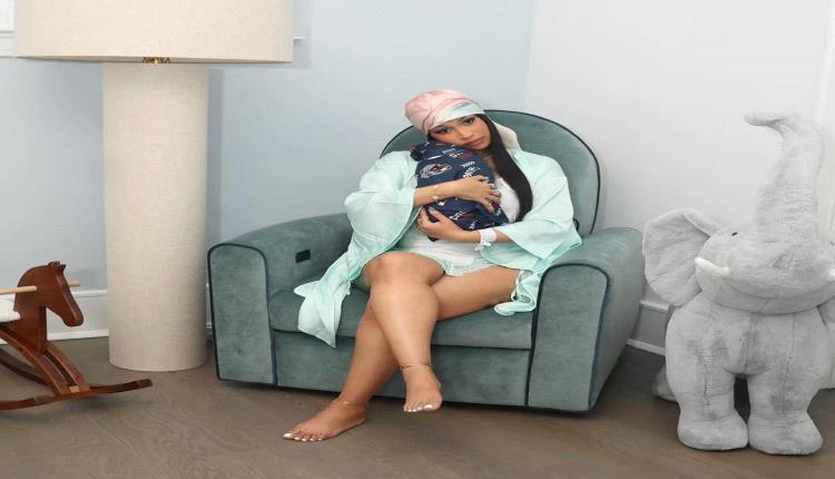 النجمة كاردي بي تظهر مع مولودها الجديد في صور تسرق القلوب