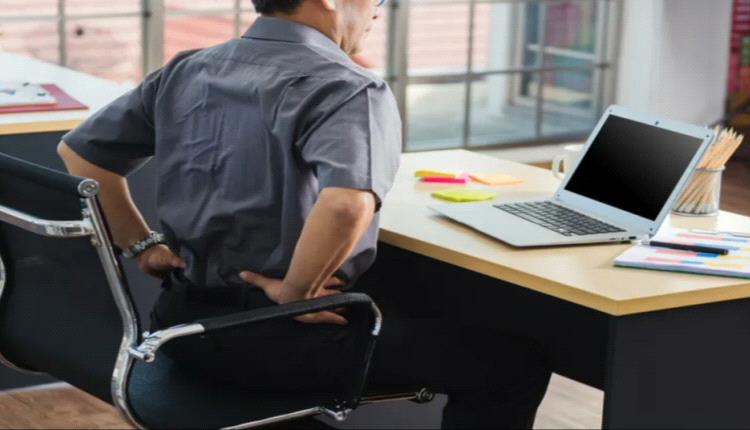 تخلص من آلام المكتب: تمارين قصيرة لتخفيف توتر الظهر والرقبة