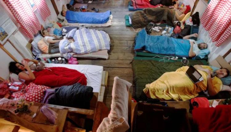 من يتحمّل أطول؟ 240 مشاركًا يختبرون قدراتهم في تحدي الاستلقاء بالصين