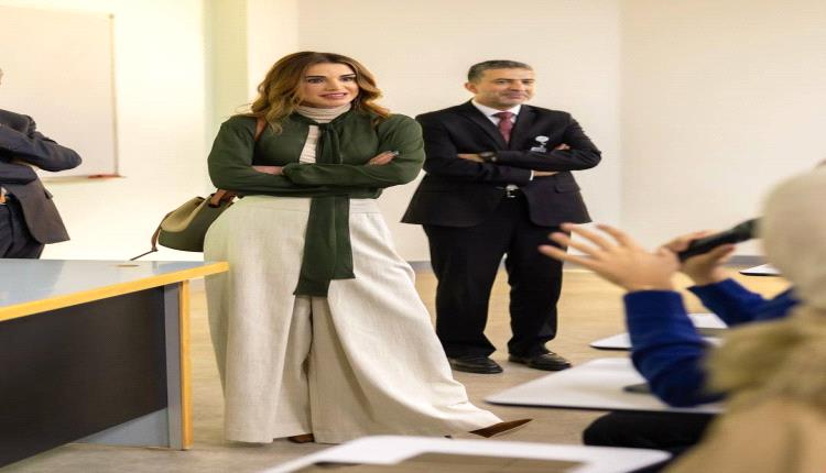 الطابع الطبيعي يسيطر على إطلالات هذا الموسم بين الكلاسيكية والعصرية