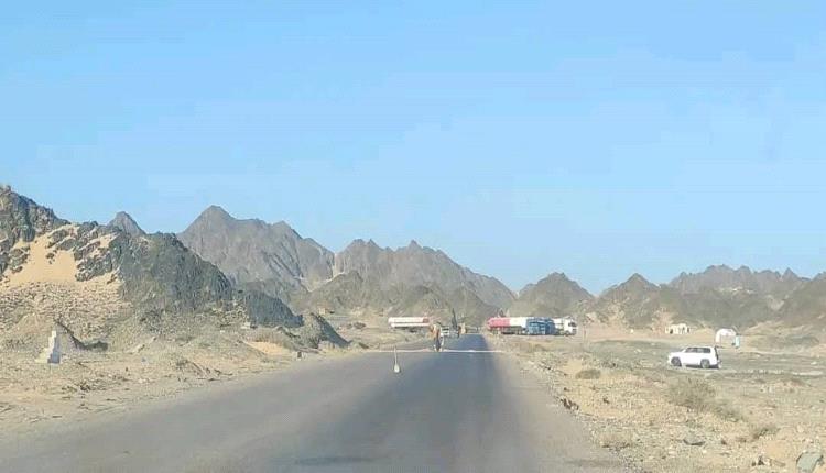 انسحاب أول نقطة تابعة لقيادة الهضبة بغرب المكلا بعد فرار قائدها