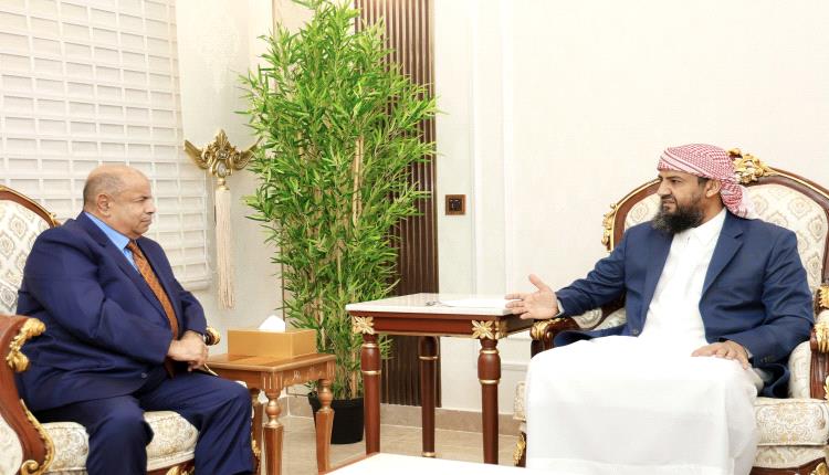 المحرّمي يناقش مع محافظ حضرموت مستجدات الأوضاع ومساعي تعزيز الاستقرار